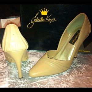 Jonathan Kayne nude heels